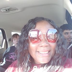 Meet your Posher, Sheronica